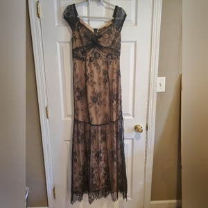 Lulu's Beige With Black Lace Overlay Cap Sleeve Full‎ Length Dress Size Large